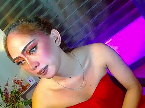 HOLLYWOOD_QUEEN_88 Show in webcam