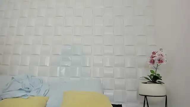 yulitza1025's Live XXX Chat