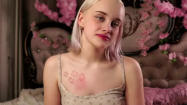 Živý XXX chat KirstinMcgeady