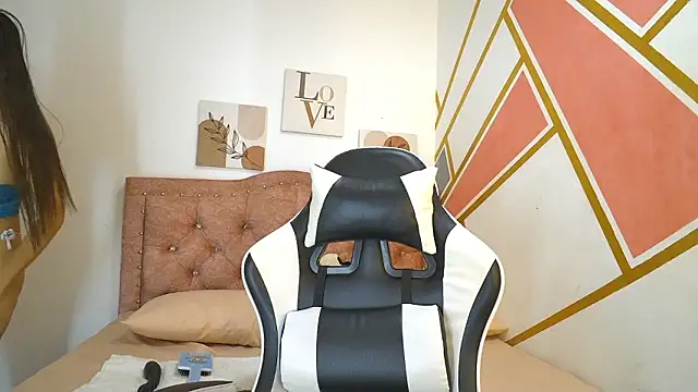 Gin_Boobs' Live XXX Chat