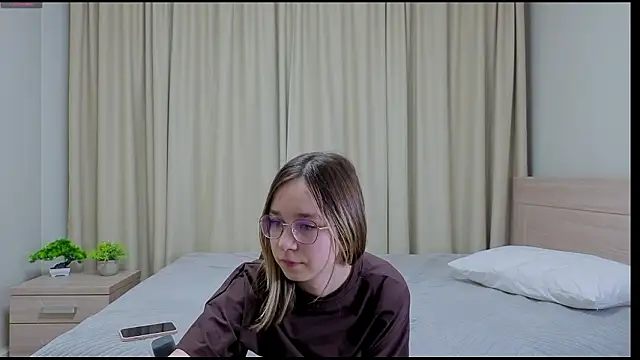 alorenna 现场XXX聊天