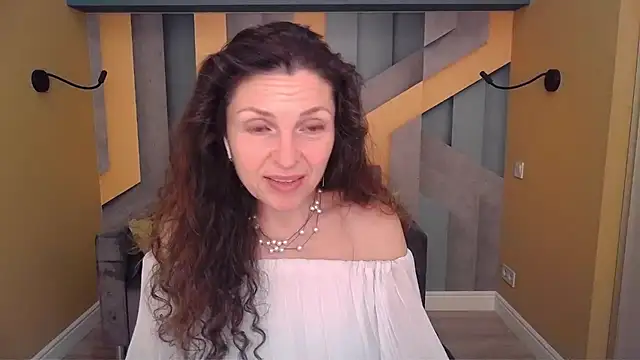 Chatroom XXX en direct de EllaLong