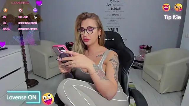 Nicol2Nayan Webbikameraesitys