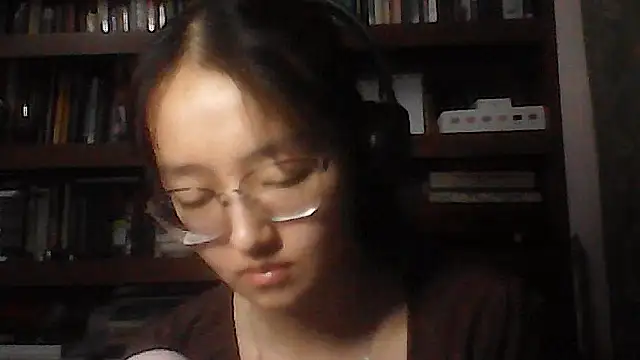 LinaClous' Live XXX Chat