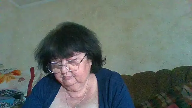 MilaSky5303 Show in webcam