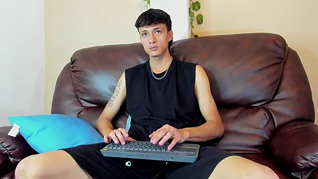 Lean_Portman live XXX chat