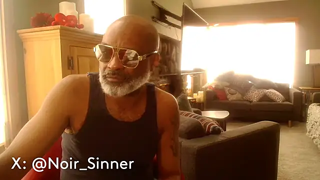 sinnernoir Show in webcam