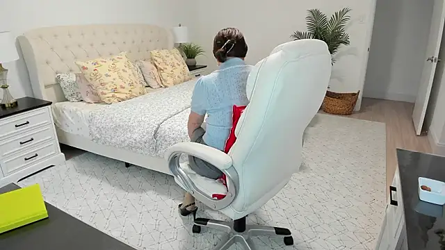 Vika73 Adlı Modelin Canlı XXX Sohbeti