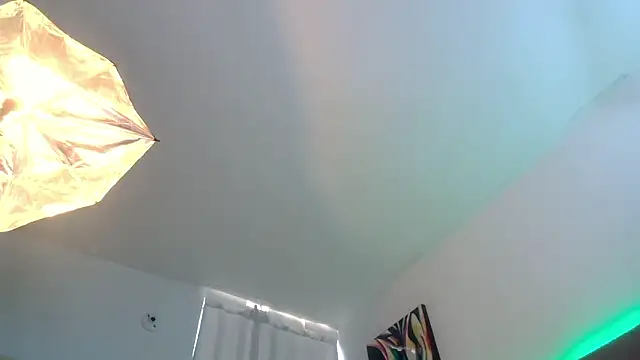 lizzy_squirt élő XXX-chatje