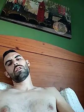 Pollagordita7: διαδικτυακό σόου στην κάμερα