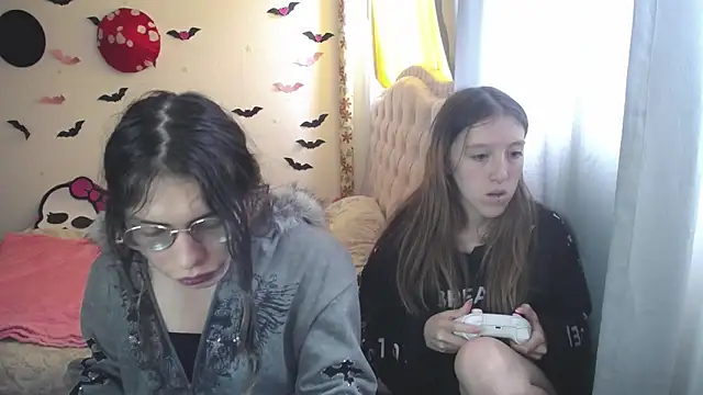 Show modela Briar_y_Blair na web-kameri