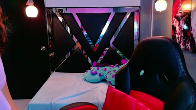 Ivony_Giselle লাইভ XXX চ্যাট