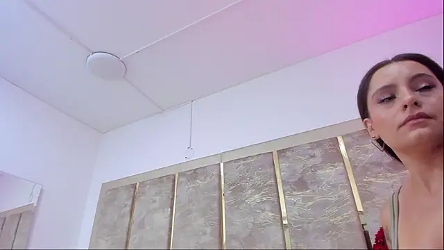 Živý XXX chat KiiraMonroe