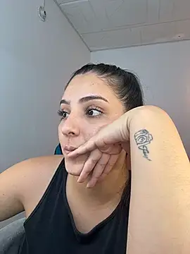 Chat XXX ao vivo de YummyAnna_