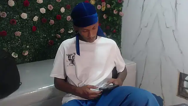 ManSantのライブXXXチャット