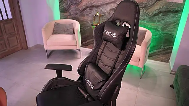 Chatroom XXX en direct de KylaMorrison