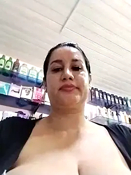 Chatroom XXX en direct de keilymadam