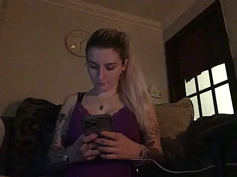 Chat +18 de xxamyleighxx ao vivo