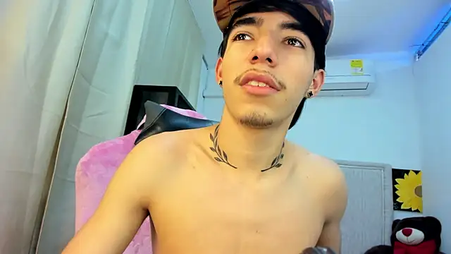 Bad_bunnyy_: διαδικτυακό σόου στην κάμερα