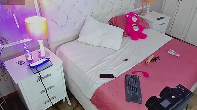 Chat +18 de saryth_hott ao vivo