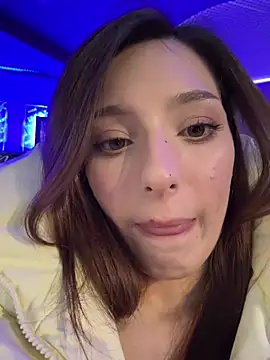 Chat XXX en directo de LilluKatten