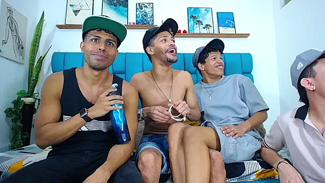 Interracial_Snow_Bunny Adlı Modelin Canlı XXX Sohbeti