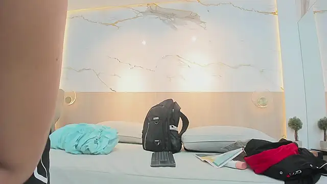 rebecca_ponce_'s Live XXX Chat