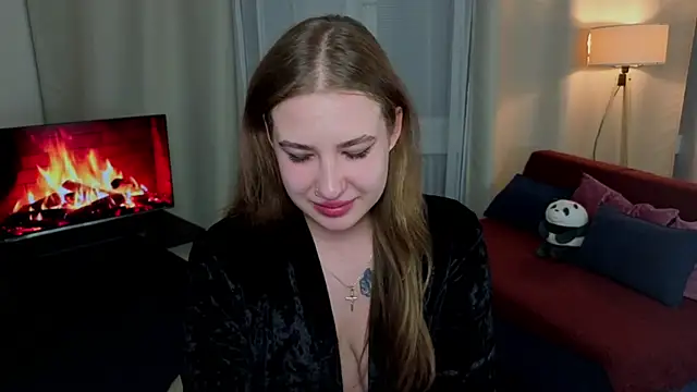 Show modela EmilyBlazee na web-kameri