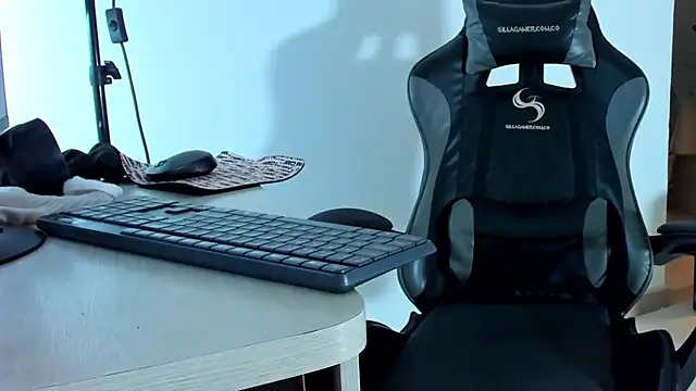 alma_fenix's Live XXX Chat