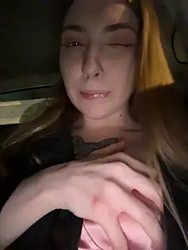 Sunny___Bunny Adlı Modelin Canlı XXX Sohbeti