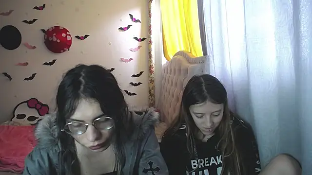 Briar_y_Blair's Live XXX Chat