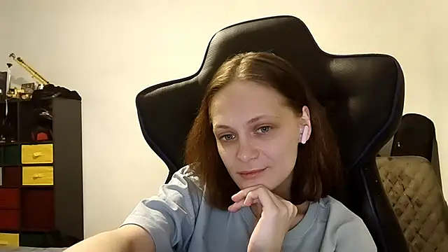 Chatroom XXX en direct de LuluSweetyGirl