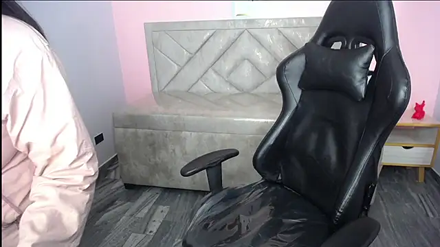 Charlotte_chn Live XXX chat