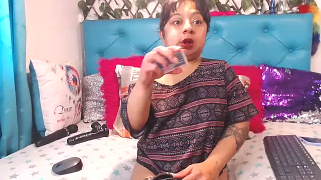 SARAWILLS Adlı Modelin Canlı XXX Sohbeti