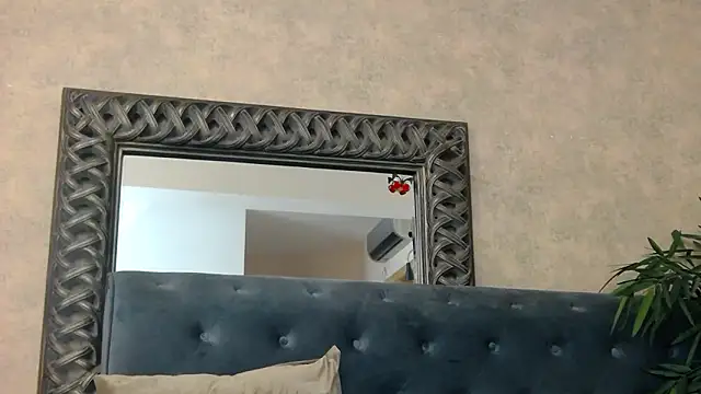 SaraElise Show in webcam