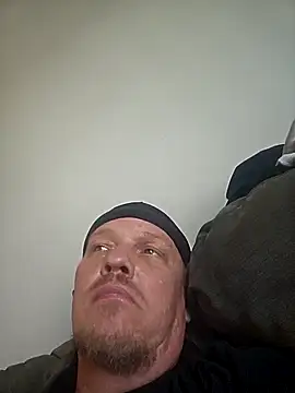 yourMasterisBored Show in webcam