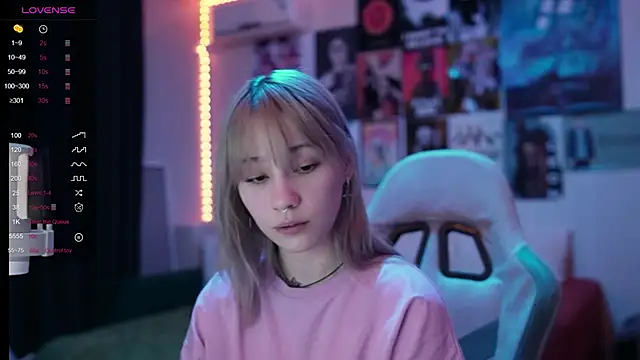 แชท XXX สดของ Traharaa