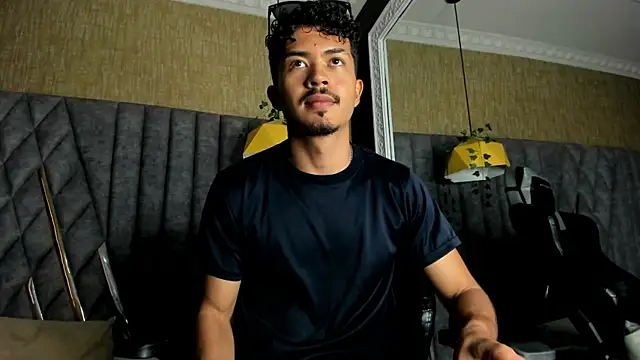 NicolaiKarav 现场XXX聊天