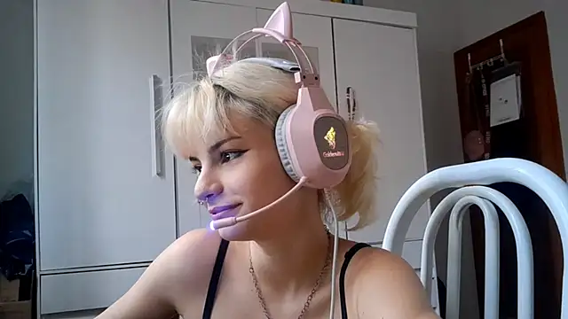 XXX chat uživo modela JustinCerqueira
