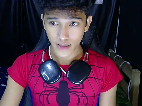 hugekenbigcockのライブXXXチャット