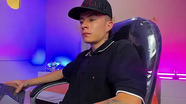 Nascary_Fox Adlı Modelin Canlı XXX Sohbeti