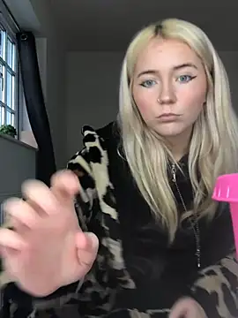 Chat +18 de Blondie_Sofia_Essexbabe ao vivo