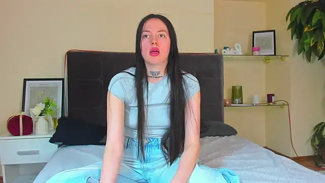 XXX chat uživo modela AdrianaCult