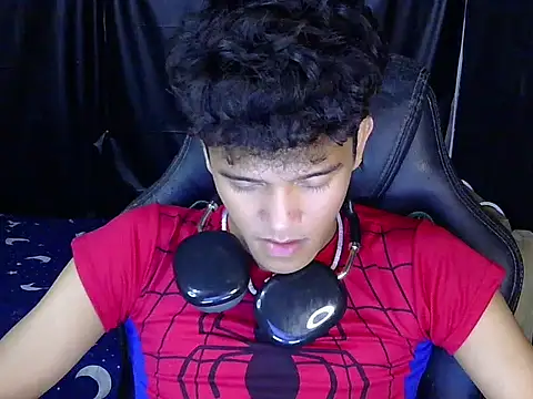 hugekenbigcock: διαδικτυακό σόου στην κάμερα