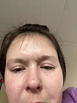 Chat +18 de CUMFOREVERY1nTitTiES2 ao vivo