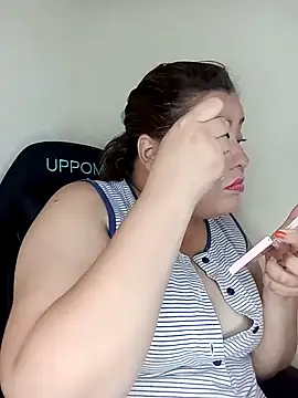 LilithDemikov23 élő XXX-chatje