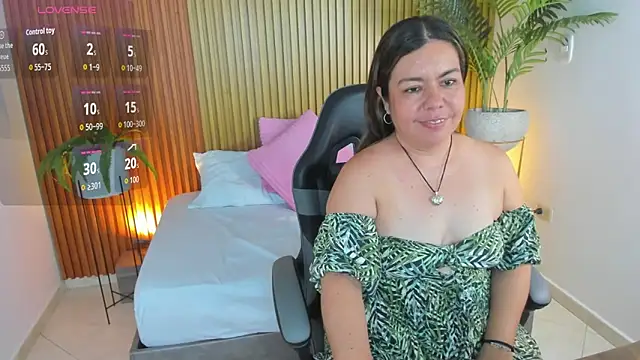 nahia_13 live XXX chat