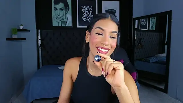 kitty_collins_ live XXX chat