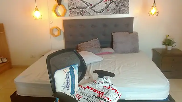 Chat XXX en directo de Elenna__