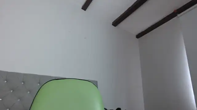 Cherry_1992 élő XXX-chatje